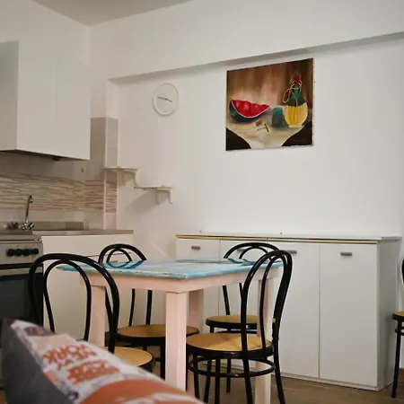 別荘 Casa Vacanze Elvy E Uccio 2 ナルド
