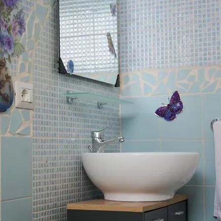 Casa Vacanze Elvy E Uccio 2 * ナルド